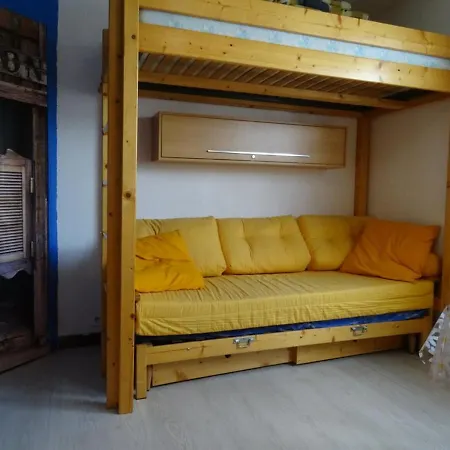 Cosy A Arette, 2 Pers, Au Pied Des Pistes Avec Kitchenette Equipee Et Casier A Skis - Fr-1-602-35 *